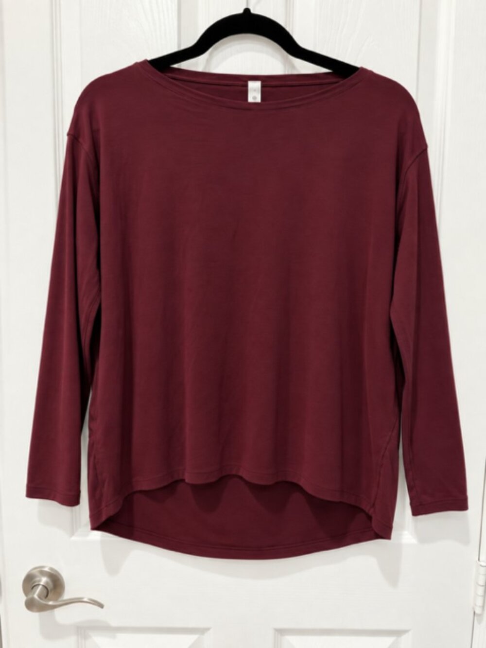Lululemon Size 6 Burgundy Long Sleeve Top Athleisure Minimalist Yoga